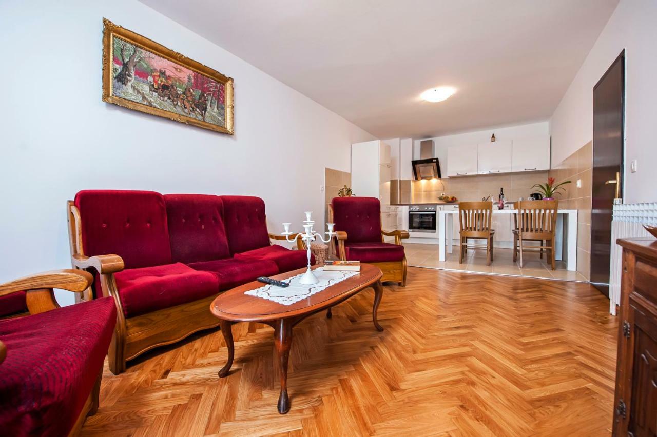Apartment Valentina Rovigno Esterno foto